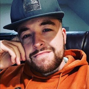 Meet your Posher, Logan